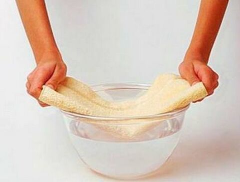 Compress with a towel soaked in warm water - this is how you prepare the penis for training